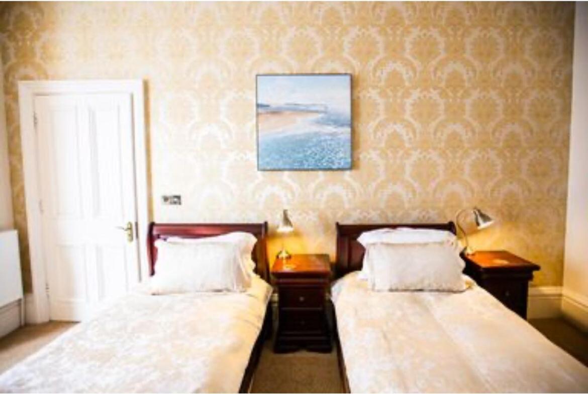 Bed and Breakfast Abbotsleigh Of Уитби Экстерьер фото